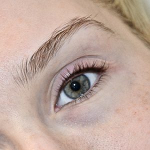 Lash-line eyeliner highlight before & after